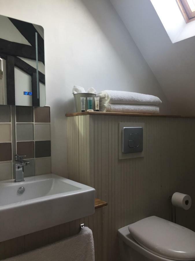 Bed and Breakfast No 3 Route De Lingramiere La Ferte-Mace Esterno foto