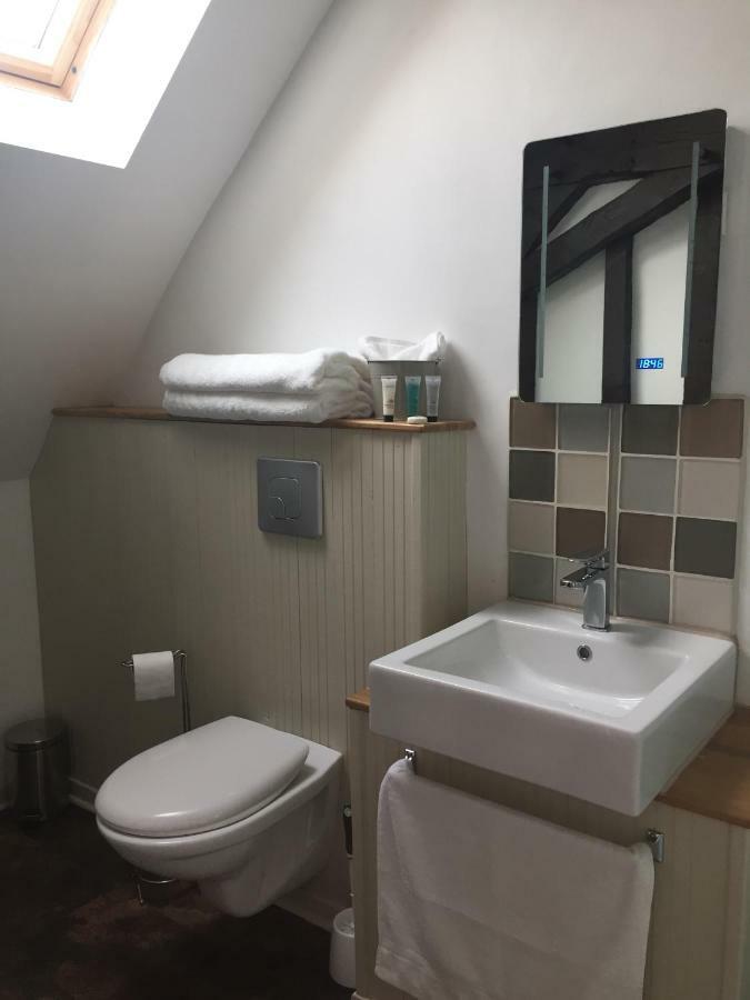 Bed and Breakfast No 3 Route De Lingramiere La Ferte-Mace Esterno foto
